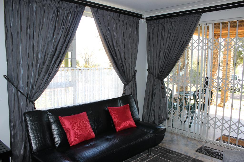 Waterfront Guest House Carolina Екстериор снимка
